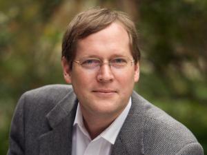 Headshot of Fredrik Hiebert